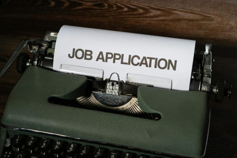 7 Resume Building Tips to Get You Noticed Instantly